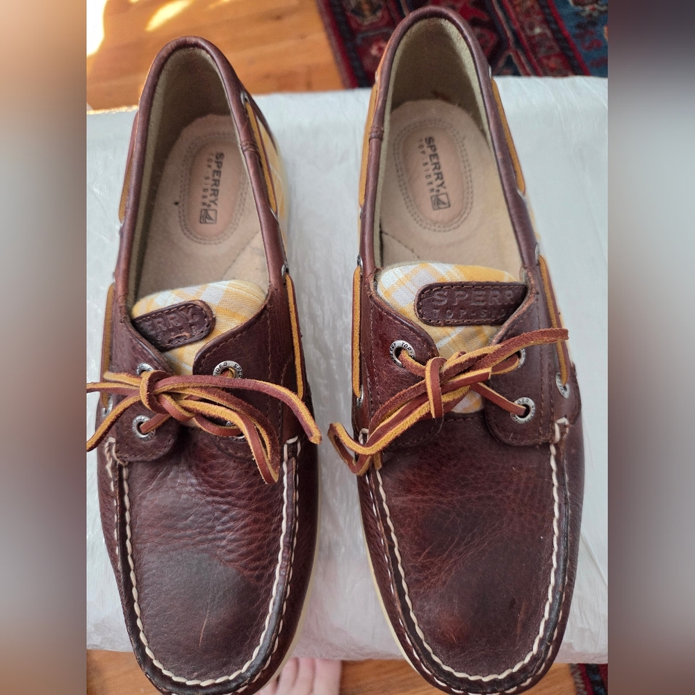 Sperry Women's Dark Brown Leather Boat Shoes With Yellow Plaud